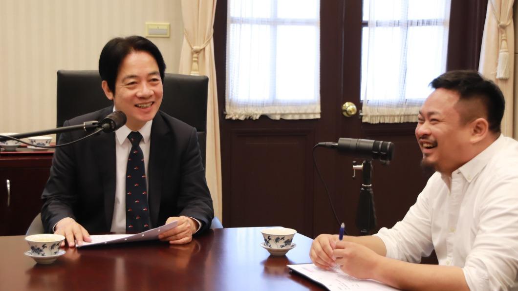 柯粉湧入臉書留言「汪汪汪」　洪申翰槓柯文哲：狗比這些人可愛