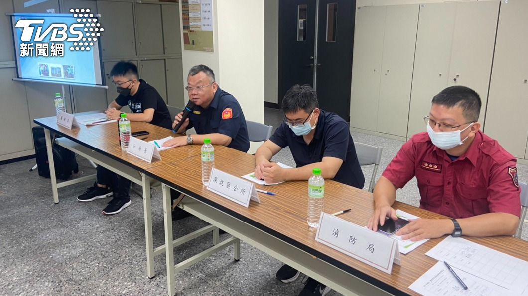 新店分局廣邀地方宮廟、機關召開行前會議。（圖／TVBS）