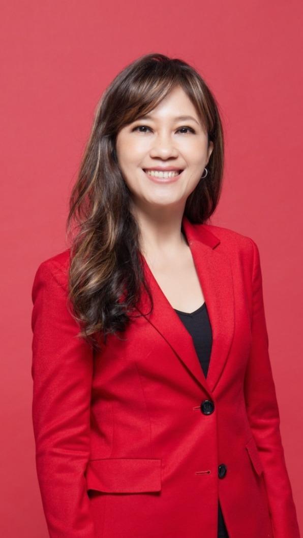 府發言人Kolas Yotoka遭週刊踢爆不倫李姓已婚隨扈。(圖/翻攝Kolas臉書)