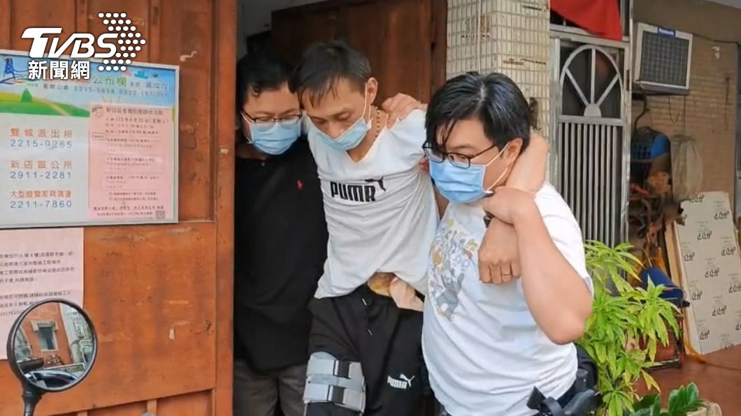 陳嫌因漸凍症行動不便。(圖/TVBS)
