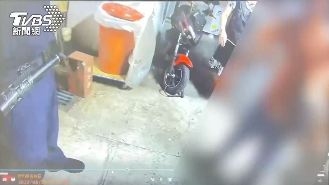 友誼的小船翻了!清茶館內爆口角 他持酒瓶「爆頭」好友