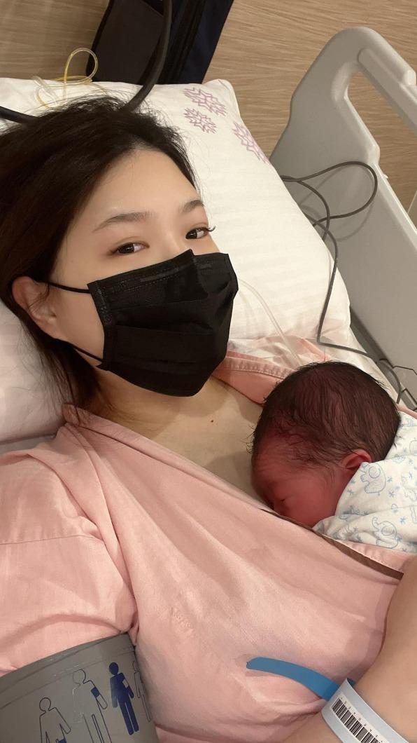 張雁名老婆順利產子。(圖/翻攝自張雁名臉書)