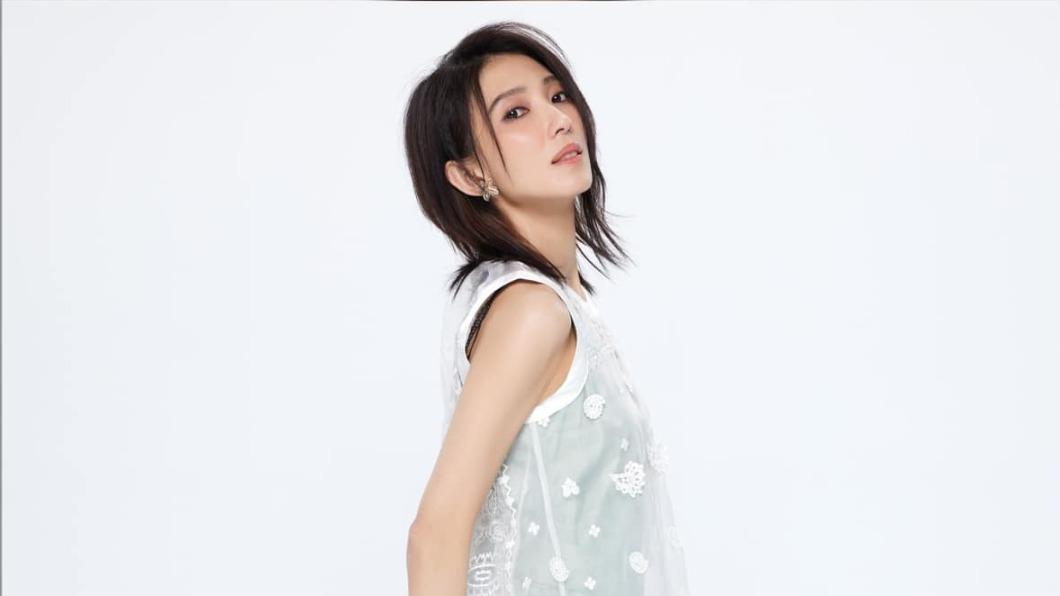 戴佩妮也成為歌后。(圖/翻攝自戴佩妮臉書)