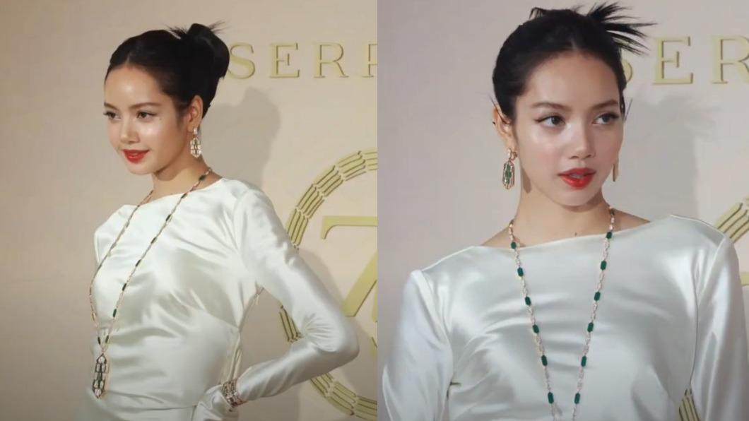 Lisa罕見把瀏海全部掀起來。（圖／翻攝自＠NewsInStar YT）