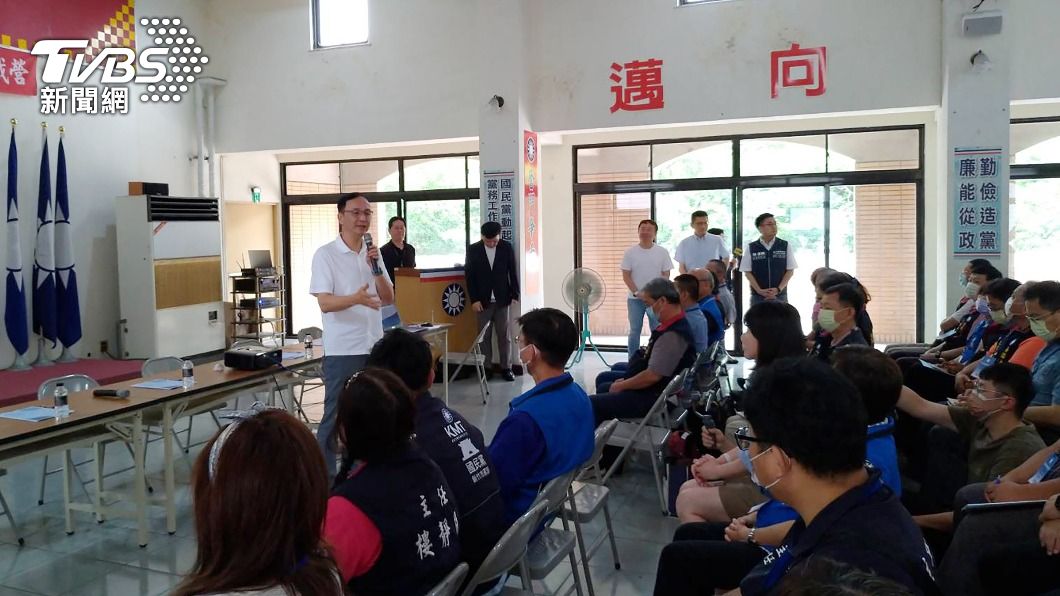 顏寬恒同框柯文哲違黨規? 朱立倫:代表廟方接待沒問題