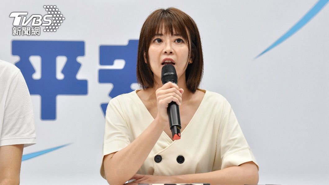 綠營酸藍2026新北沒人「要靠黃國昌」 江怡臻嗆問急了嗎