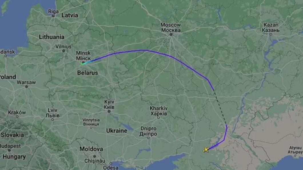 據信屬於普里格津的萊格賽600公務機(Embraer Legacy 600 business jet)27日飛抵明斯克(Minsk)。(圖/翻攝自《每日郵報》)