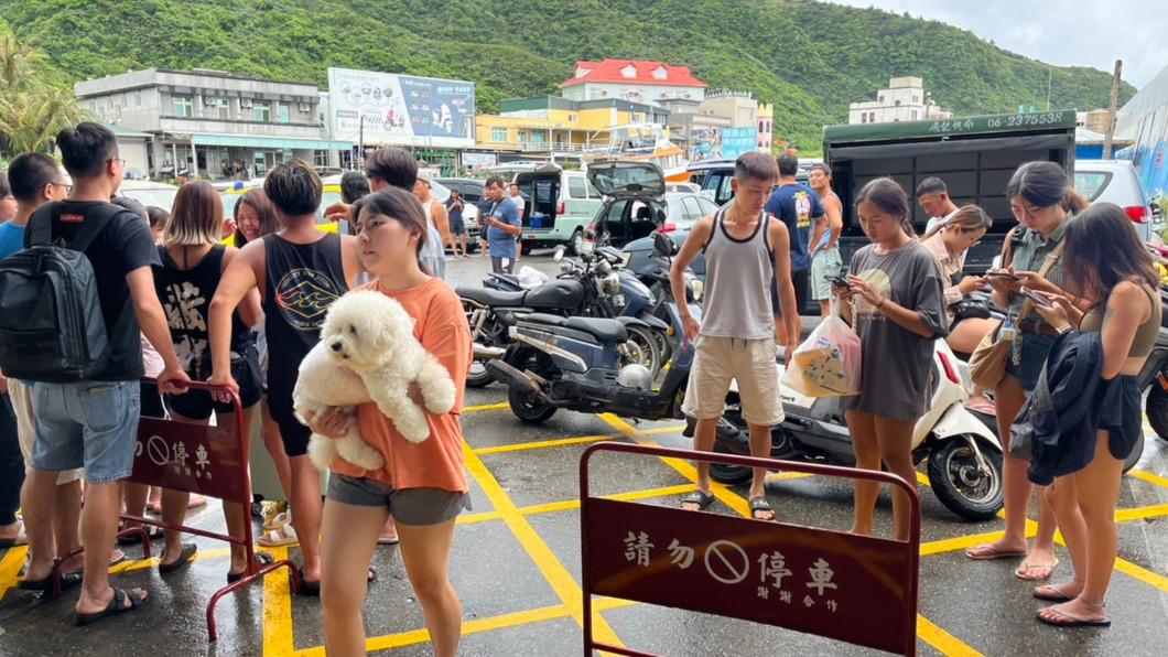 改善綠島南寮漁港觀光亂象 縣府啟動暑假管制取締
