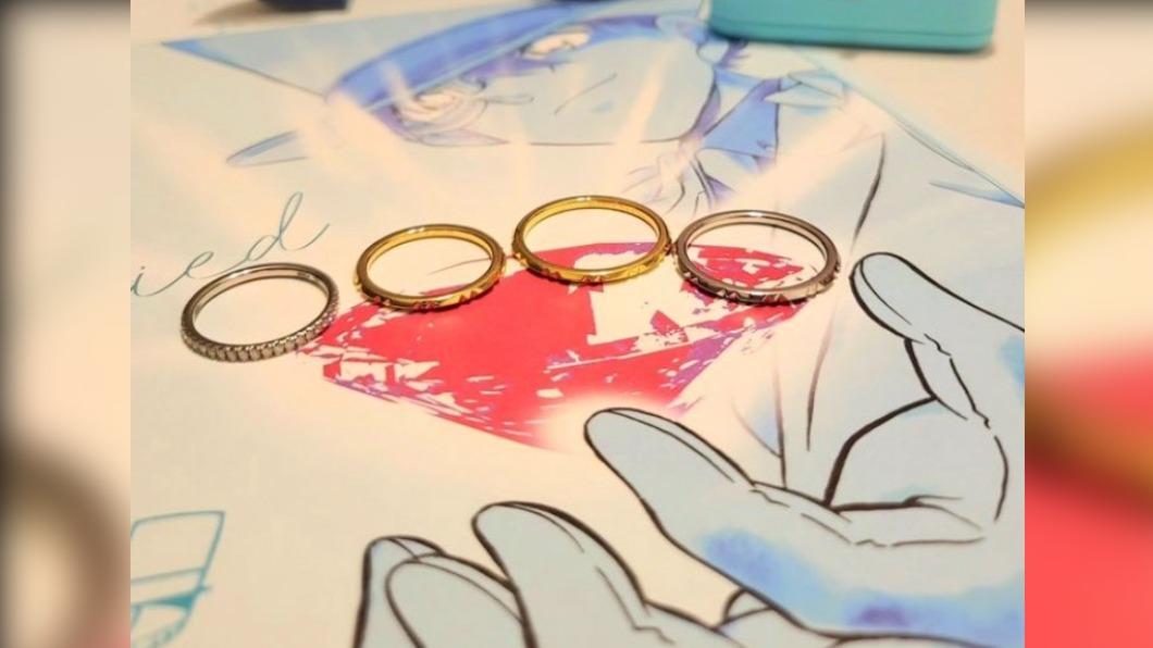 六年前的願望是用柯南結婚證書申請登記。(圖/翻攝自足立梨花IG)