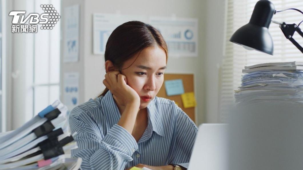 頻繁加班的生活已經成為台灣職場的文化。(示意圖/shutterstock達志影像)