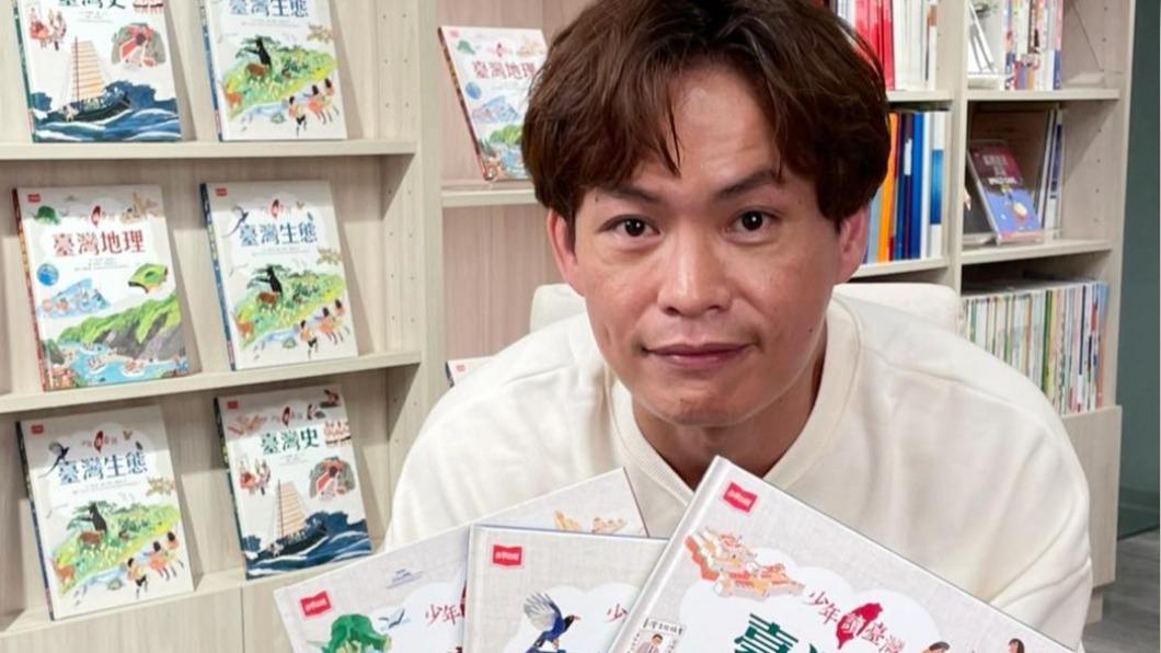 黃鐙輝爆昔「辣模抓胸」!用力一手掌握 道歉還原經過