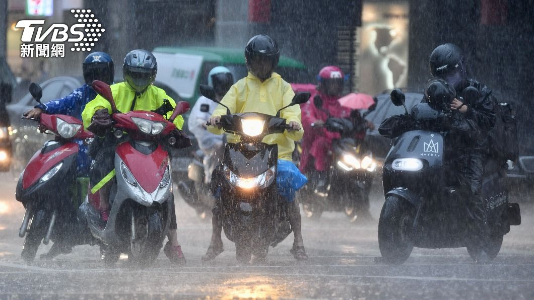 天氣/下雨更猛了!「4天降雨」急變天 噴雨到下週