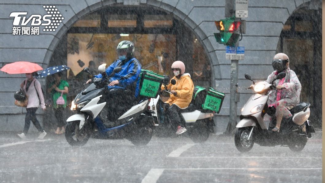 雨神來襲帶傘!今起劇烈天氣連炸4天 下週環境有利颱風生成