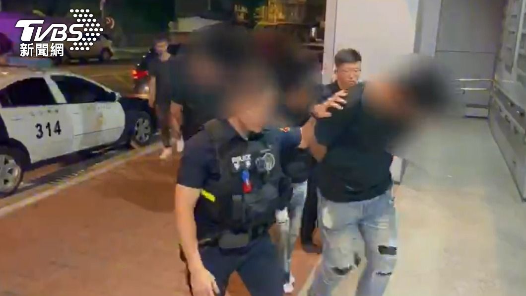 警方逮捕廖男等9人。（圖／TVBS）