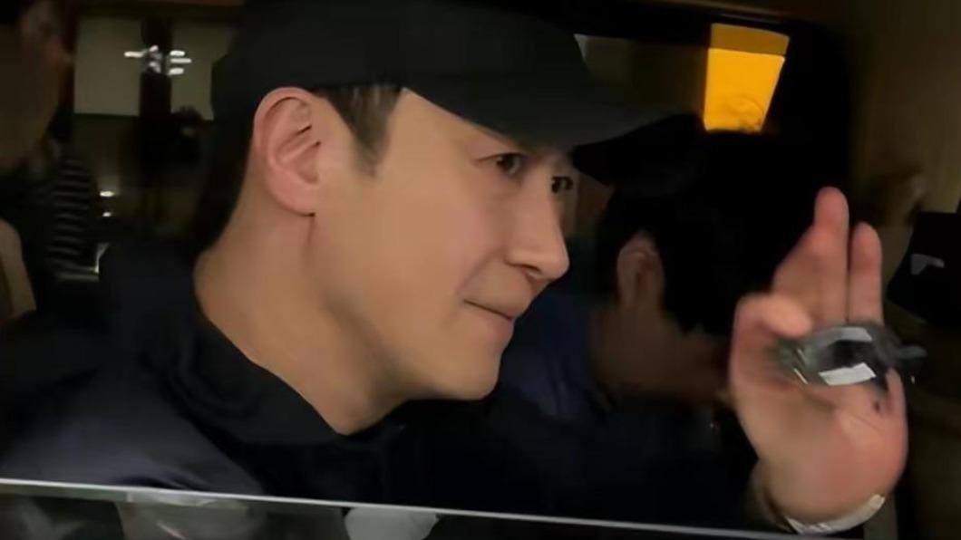 黎明二婚和小19歲的助理結婚。(圖/翻攝自微博)