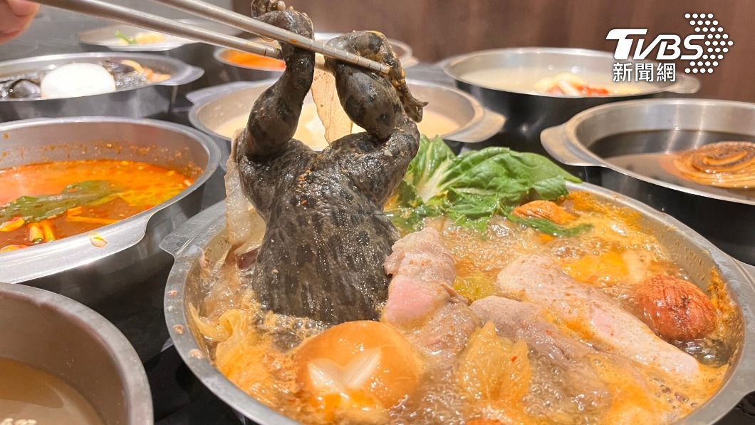 敢吃嗎?青蛙火鍋開賣 整隻連皮帶骨下鍋