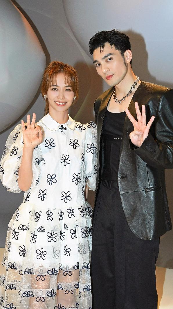 陳明珠、黃偉晉搭檔主持金曲34的紅毯。(圖/台視提供)