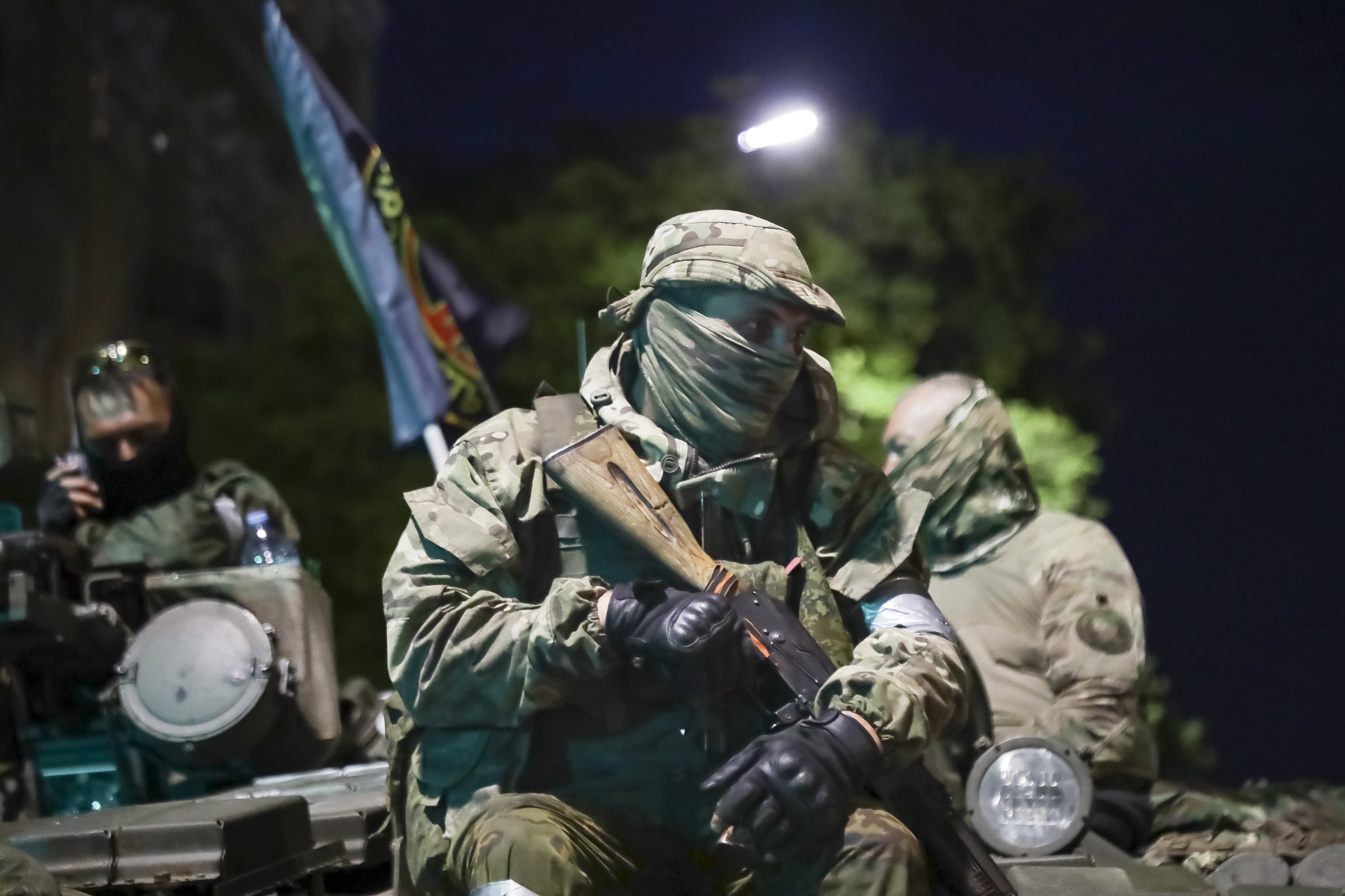 瓦格納傭兵集團北上莫斯科，俄軍近衛軍是第一支馬上有回應部署的部隊。(畫面來源：AP)