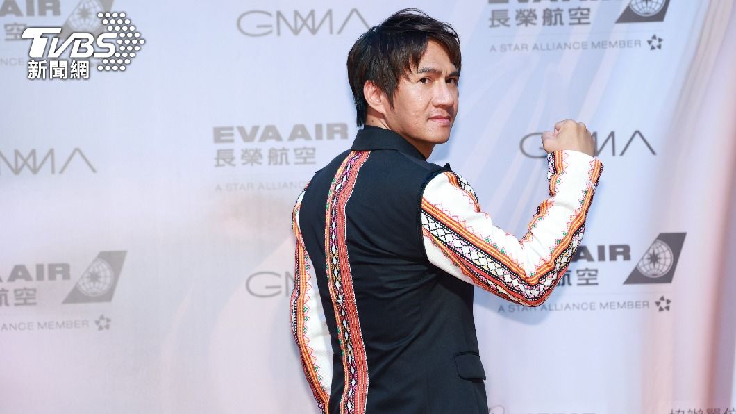 金曲紅毯/黑人涉性騷風波神隱!密友王宏恩首現身「真實反應曝光」