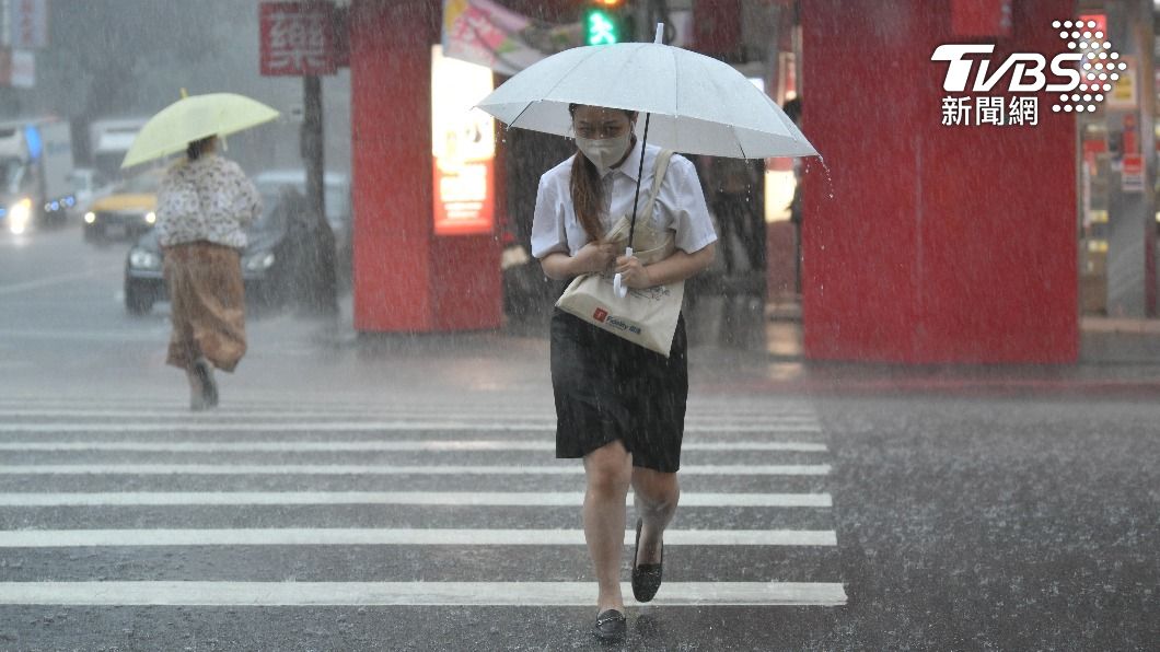 午後雷陣雨將在週末達到巔峰。(圖/胡瑞麒攝)