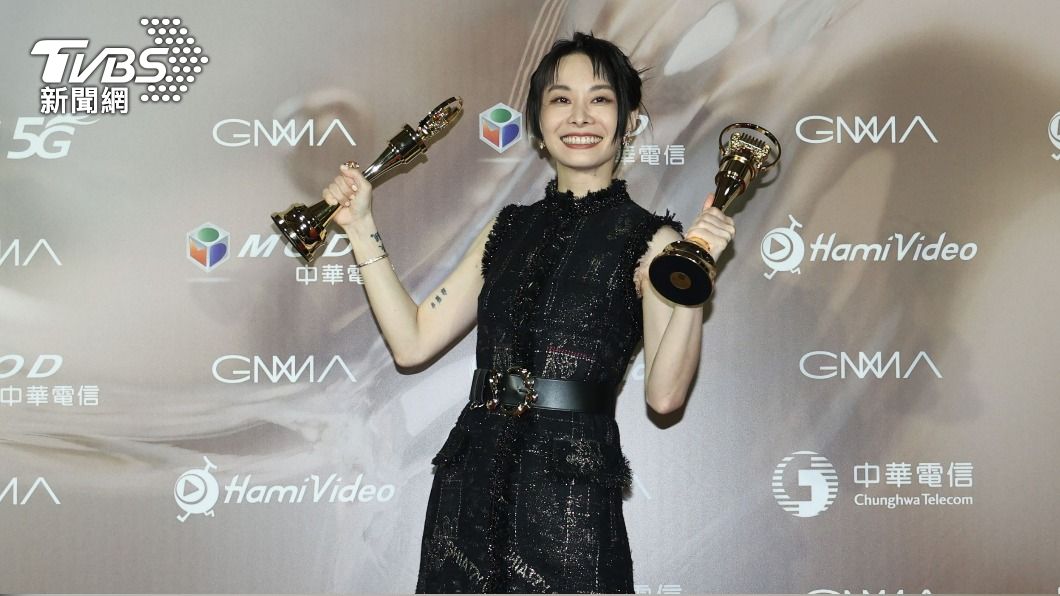 鄭宜農奪下最佳台語女歌手獎。(圖/趙世平攝)
