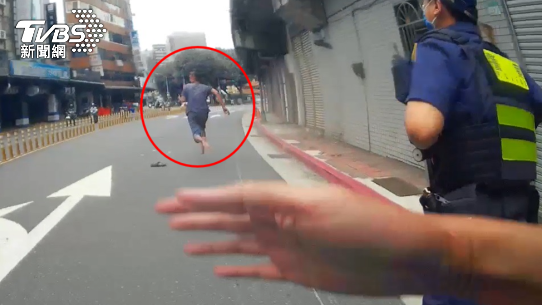 毒蟲路檢心虛跑 警對空鳴2槍借機車追人「他沒力躲小巷」
