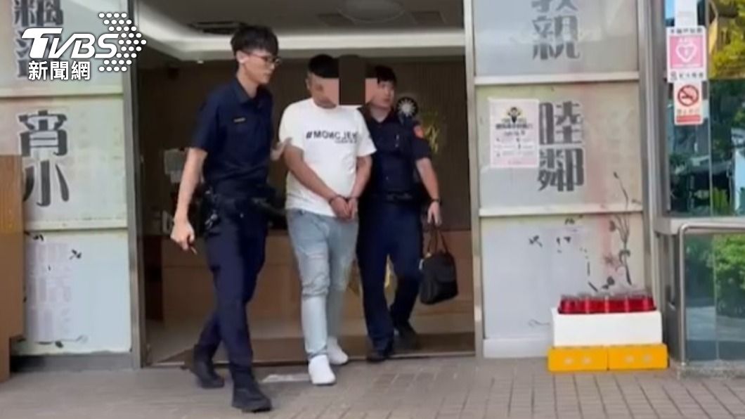 前一晚喝深水炸彈!男爛醉開車上班 車停路口睡死不動