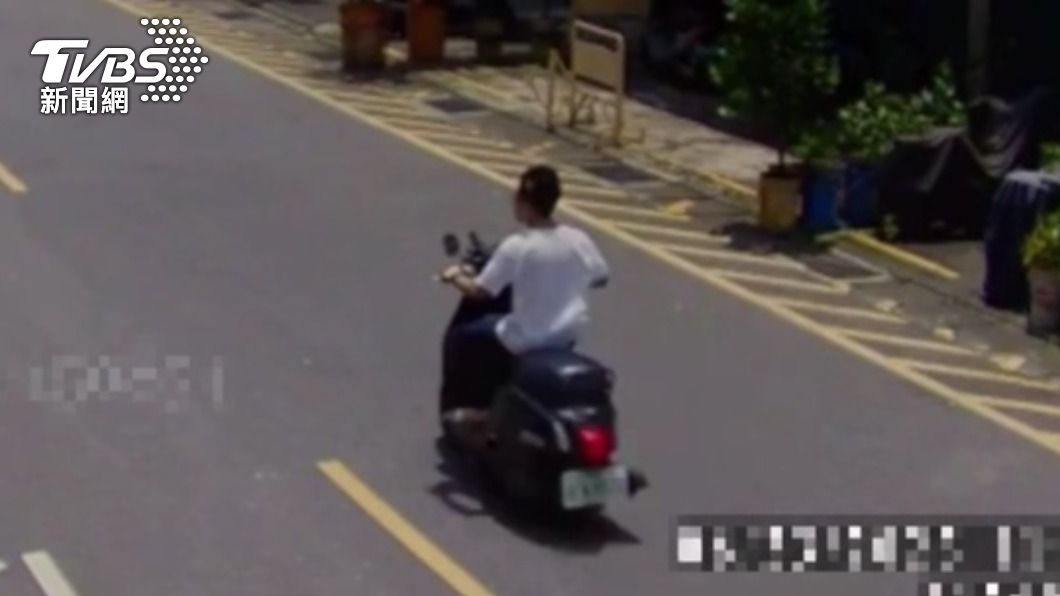 嫌犯犯案後連安全帽都沒戴,騎車逃逸。(圖/TVBS)