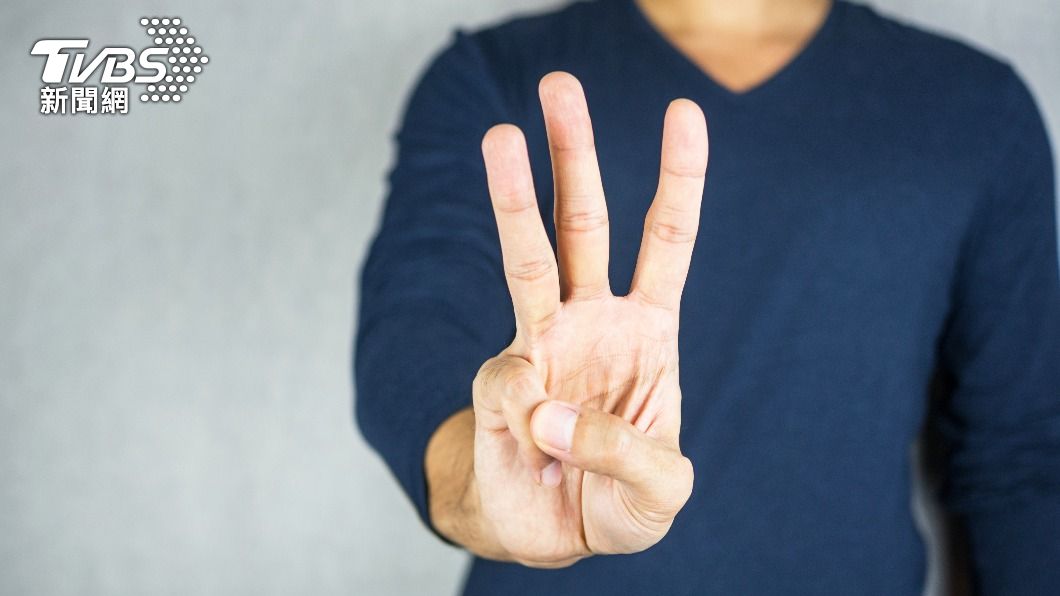 男女手指的長度比例,可能會體現在數學、語言能力。(示意圖/shutterstock達志影像)