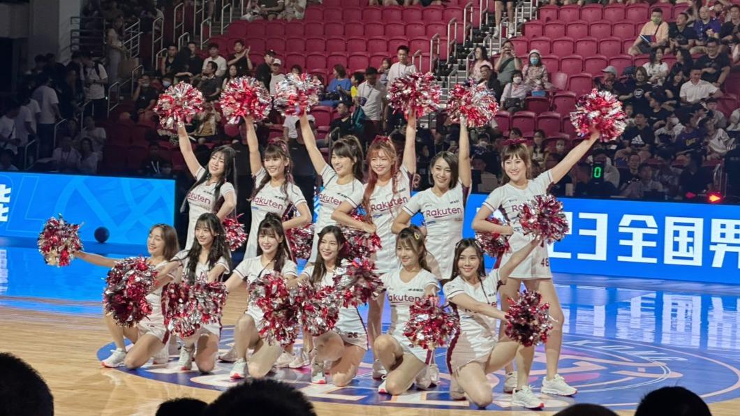 樂天女孩前往香港,髮香區銷售最佳。(圖/樂天女孩提供)