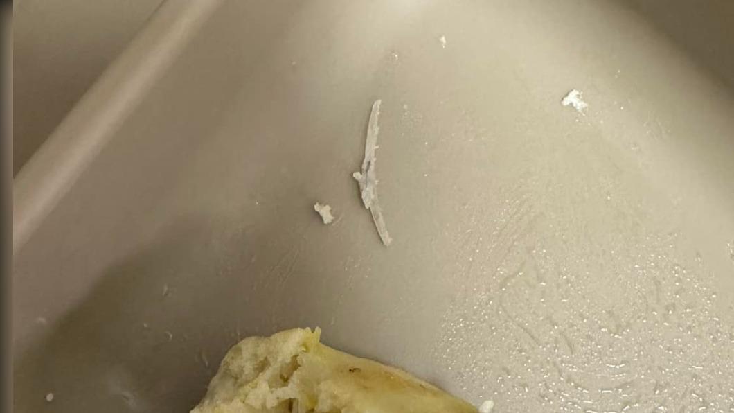 好險! 買「含魚」手指食物驚見「魚刺」 家長:還好沒給小孩啃