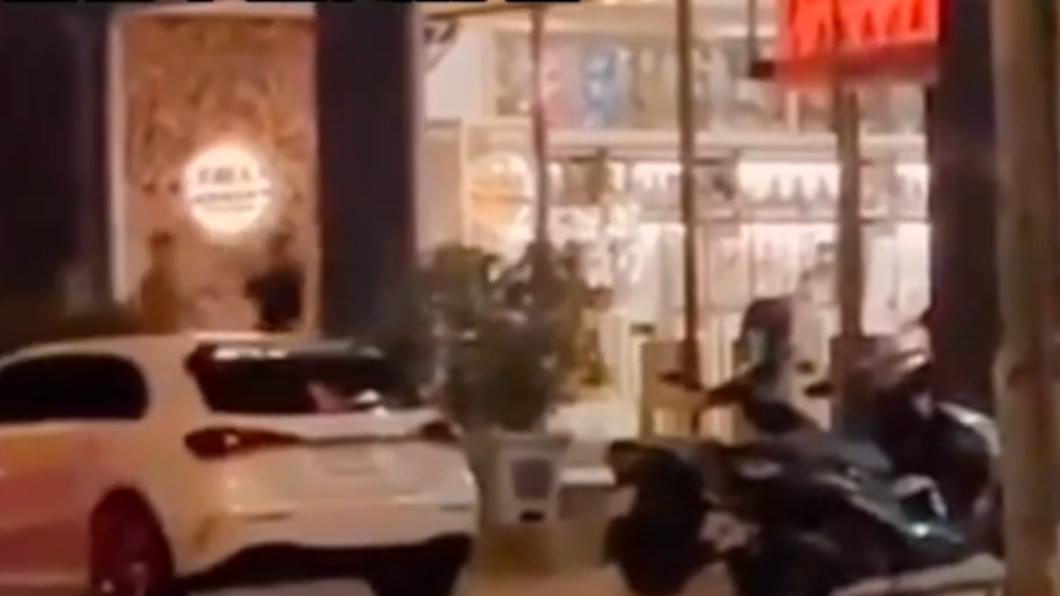 稱買到仿冒品!台中直播主服飾店遭4惡煞猛砸 警火速逮人