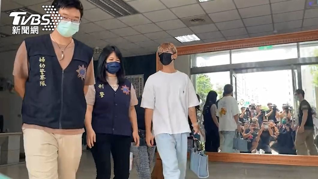 炎亞綸遭指控偷拍未成年私密影片，日前受警方偵訊。（圖／TVBS）
