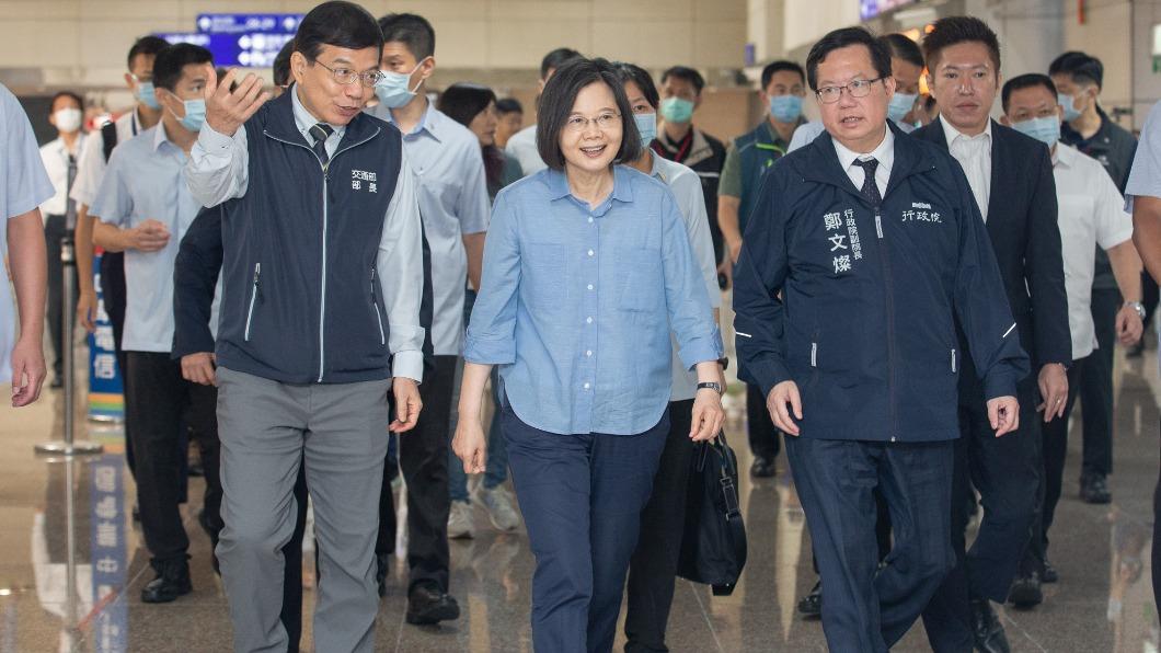 視察桃機!蔡英文羨慕大家出國去 目標今年600萬人次訪台