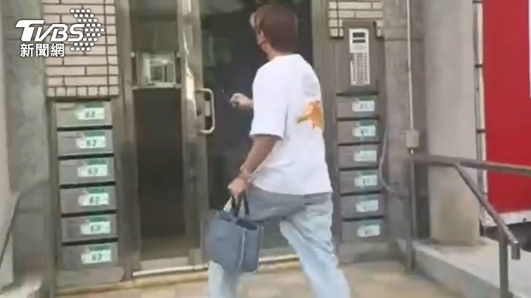 炎亞綸被帶回住家和公司遭搜索。（圖／TVBS）