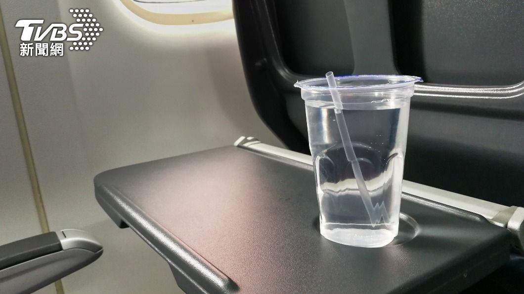 飛機上的水是否安全,取決於(供水)管線的清潔頻率。(示意圖/shutterstock 達志影像)