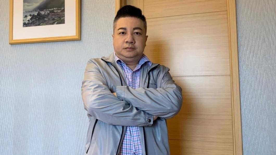 董至成消風不少,回春甩掉油膩大叔感。(圖/翻攝自董至成臉書)