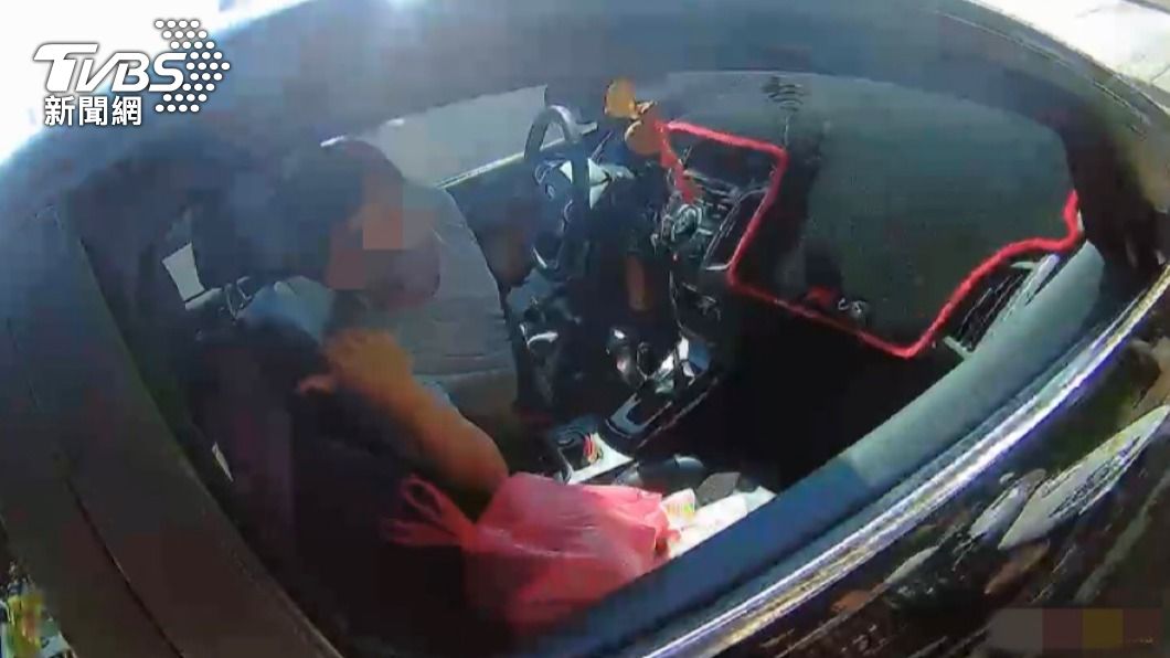 李男向員警求助。（圖／警方提供）