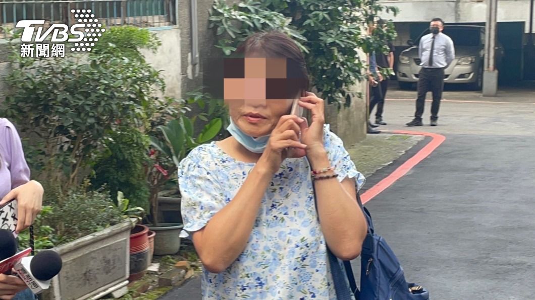 把母砍到菜刀都鈍了!新店逆子遭逮後沉默 姊急衝回家