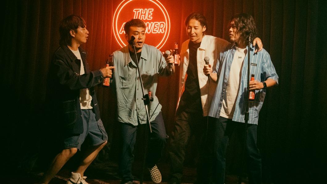 滅火器在 MV 中「本色獻唱」一段飲酒名曲〈今天喝酒了〉。(圖/火氣音樂提供)