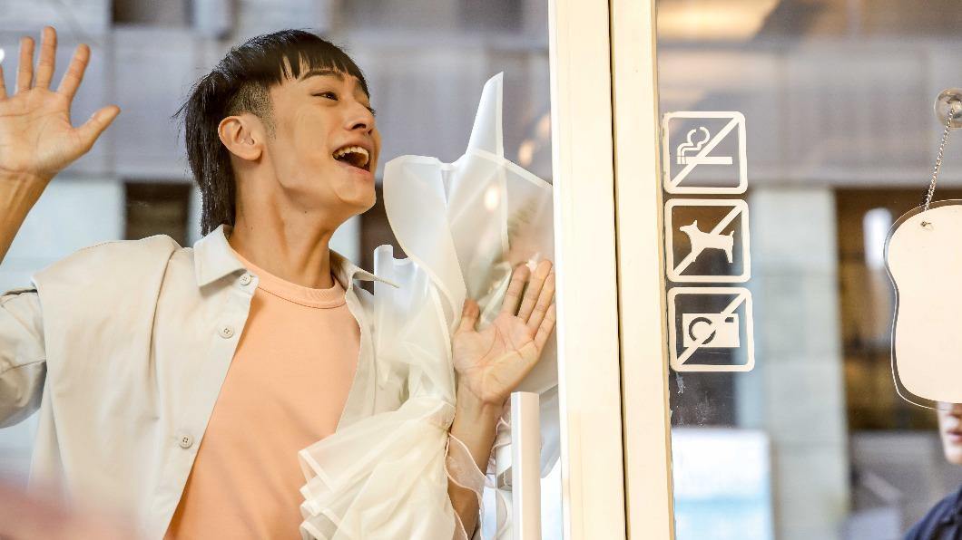 劉修甫劇中展開猛烈追求攻勢。（圖／三立提供）