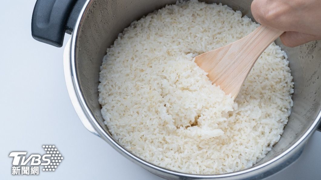 保存的飯食應盡早食用,以免變質或失去口感。(示意圖/shutterstock達志影像)