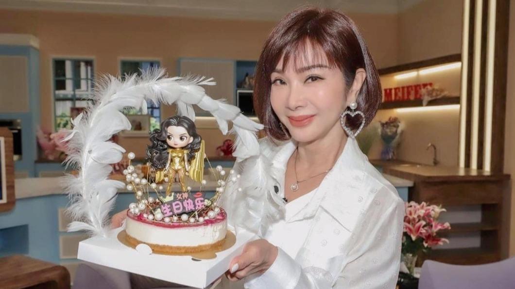 「最美歐巴桑」陳美鳳公開年輕照!從小飄仙味 網:一眼就認出