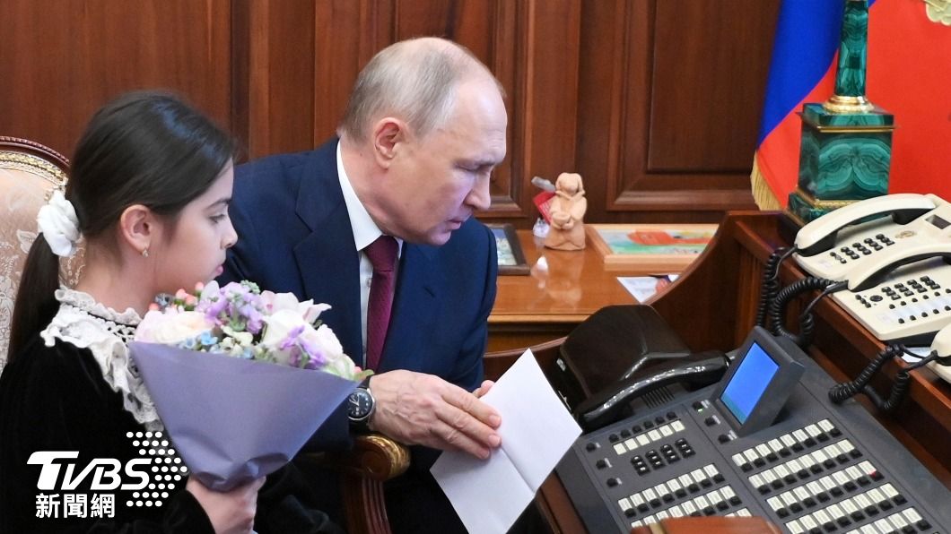 俄羅斯總統普欽親自打電話，要財長給女童家鄉、增添50億盧布預算。（圖／達志影像美聯社）