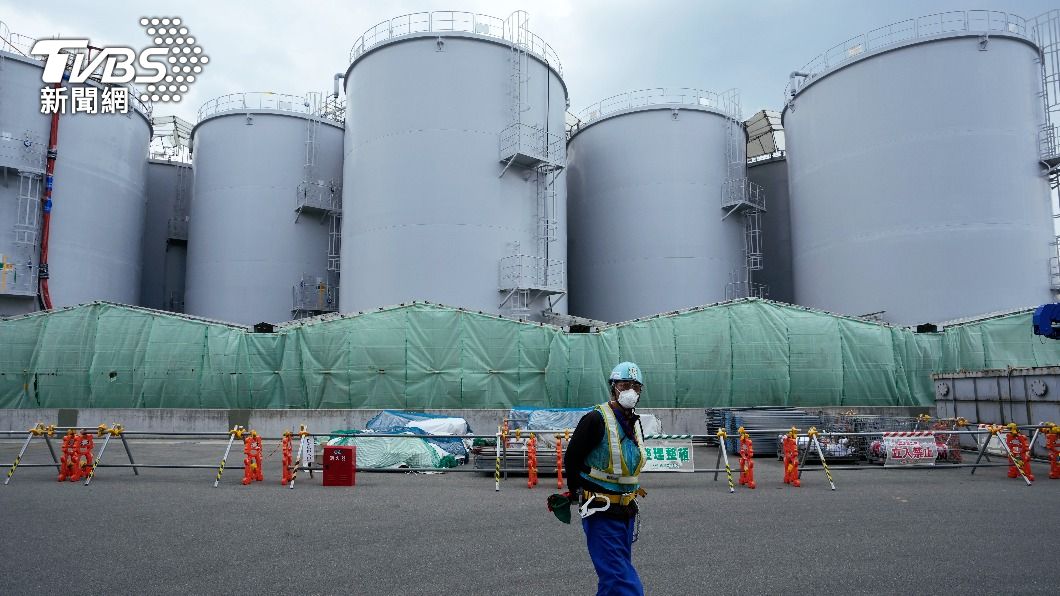 東電為儲存核廢水,建造了約1千個大型儲水槽,儲存空間即將耗盡。(圖/達志影像美聯社)