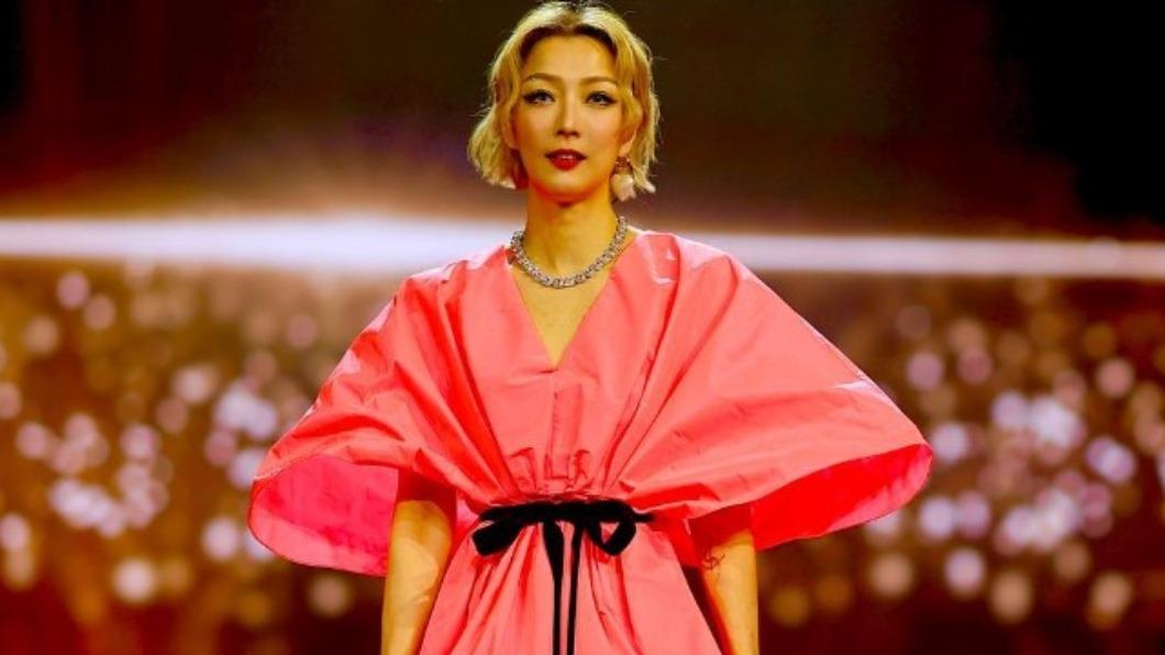 鄭秀文7月演唱會喊卡。（圖／翻攝自@sammi_chengsauman　IG）
