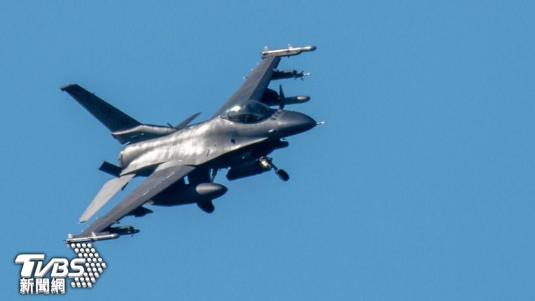 雖然協助訓練烏克蘭飛官，美國至今仍不鬆口授權提供F-16戰機。（圖／達志影像美聯社）
