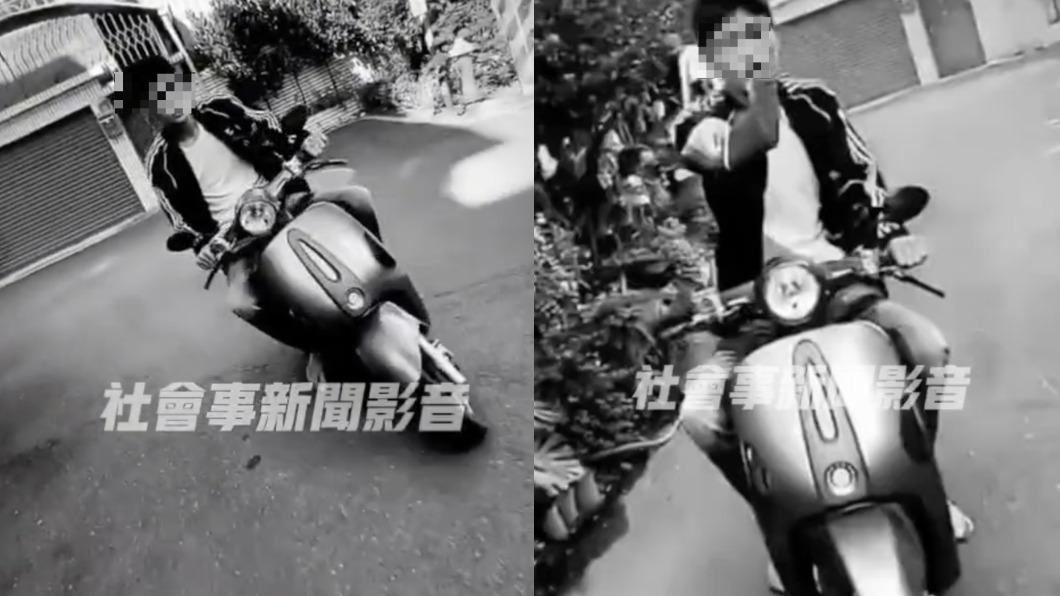 台南一名男子手拿器械騎車競逐。（圖／翻攝自社會事新聞影音）