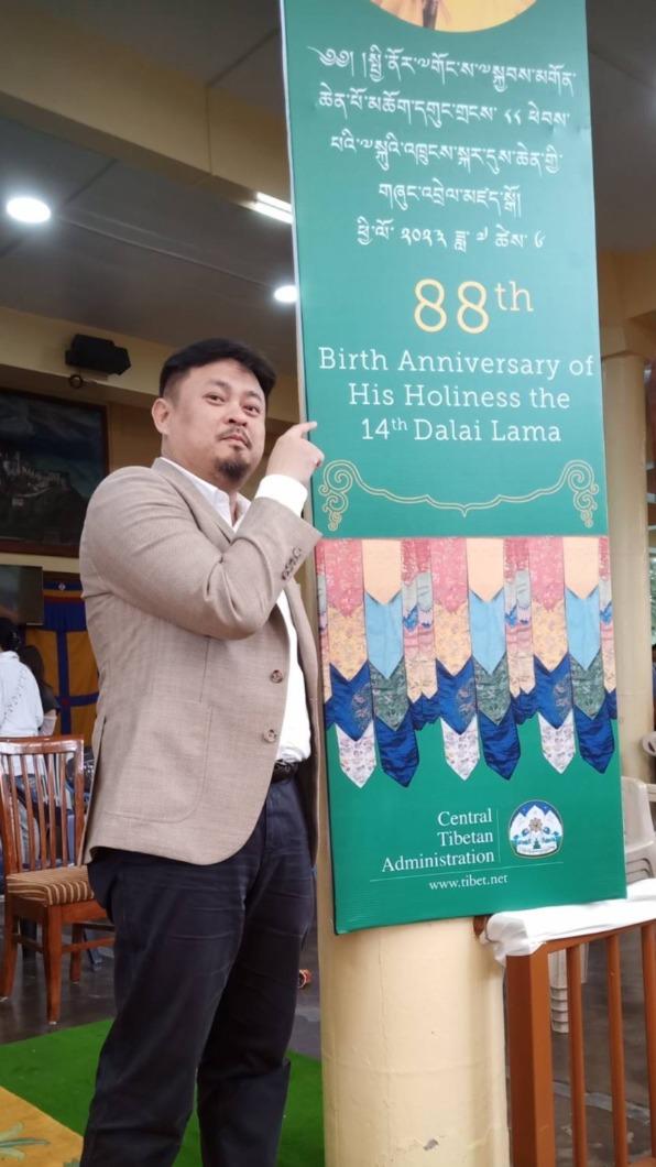 洪申翰受邀出席第14世達賴喇嘛88歲華誕慶典。(圖/洪申翰辦公室提供)