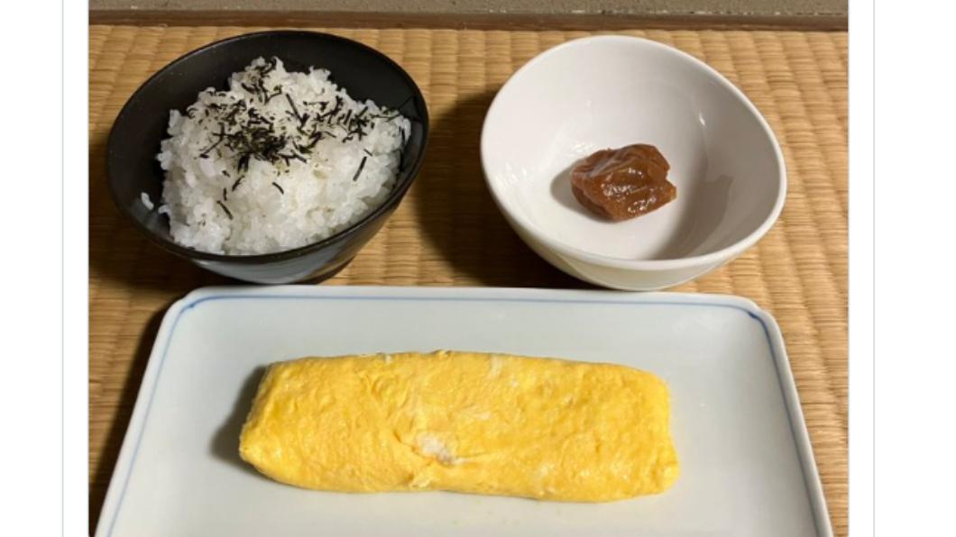 原PO晚餐的菜色。（圖／翻攝自微博）
